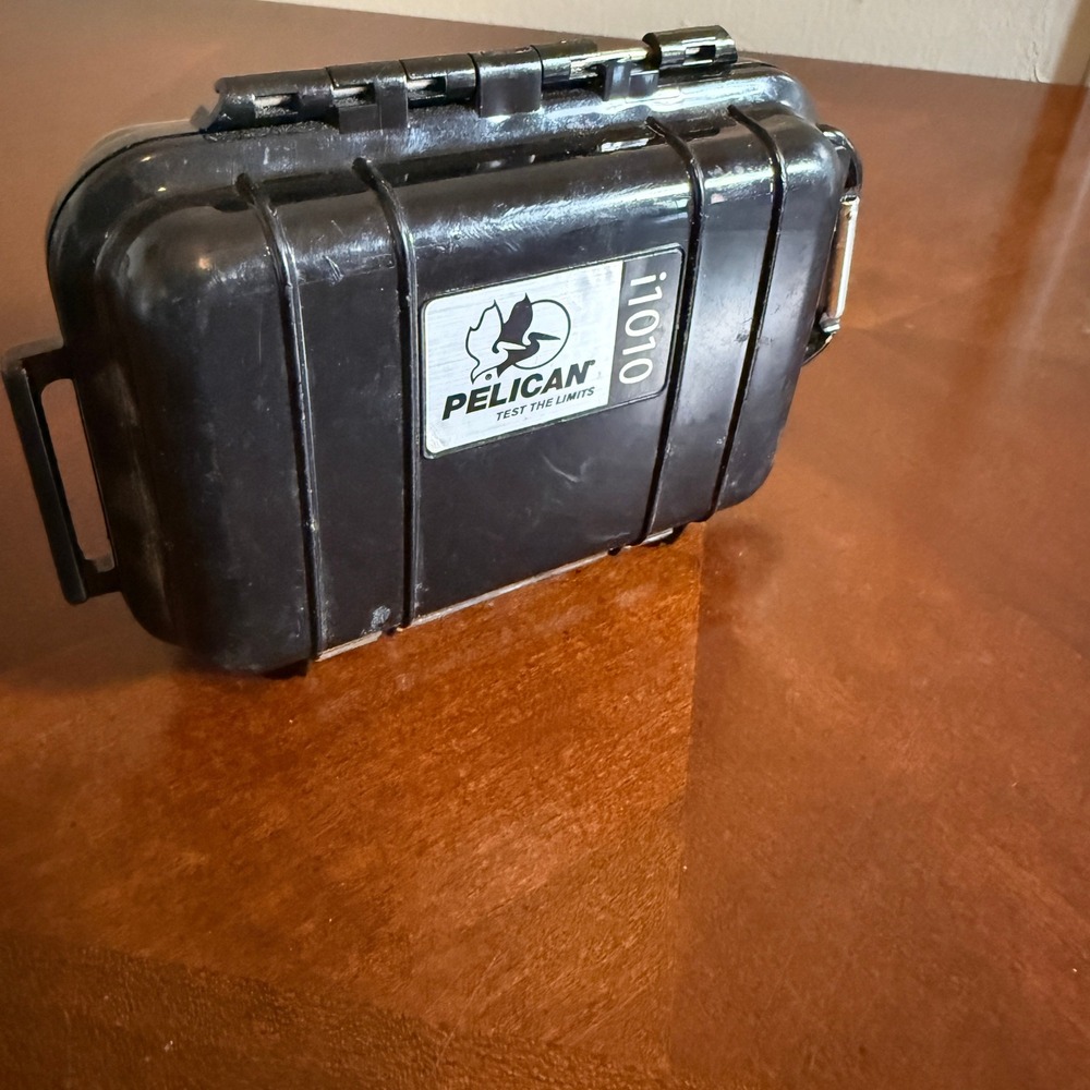 Pelican i1010 Micro Case Black Hardshell Water Resistant Audio Jack Carabiner